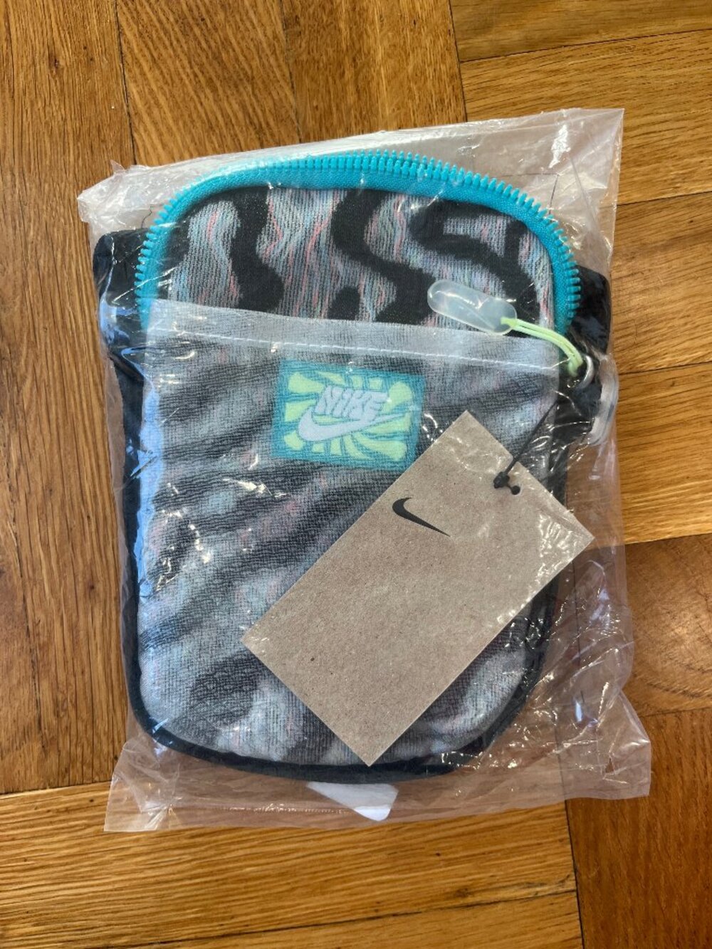 Nike Heritage Crossbody Psychedelic Festival